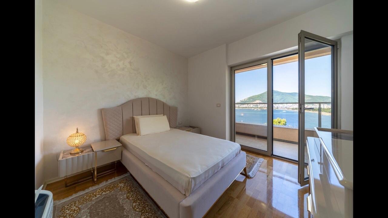 Penthouse 150 m² na prvoj liniji mora – Dukley Gardens