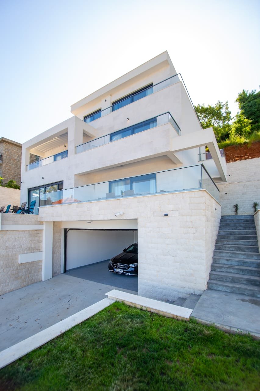 Luxusvilla zur Miete – Komoševina, Budva