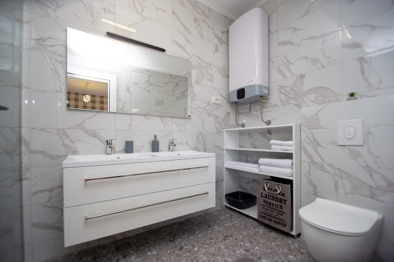 Izdavanje luksuzne vile – Komoševina, Budva