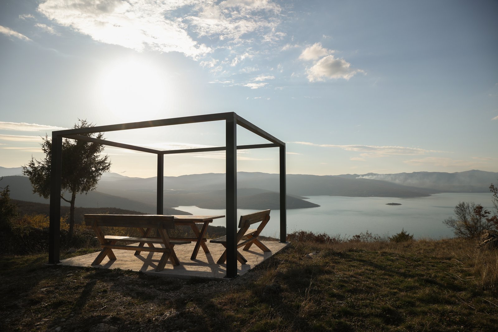 Kućica na obali Bilećkog jezera