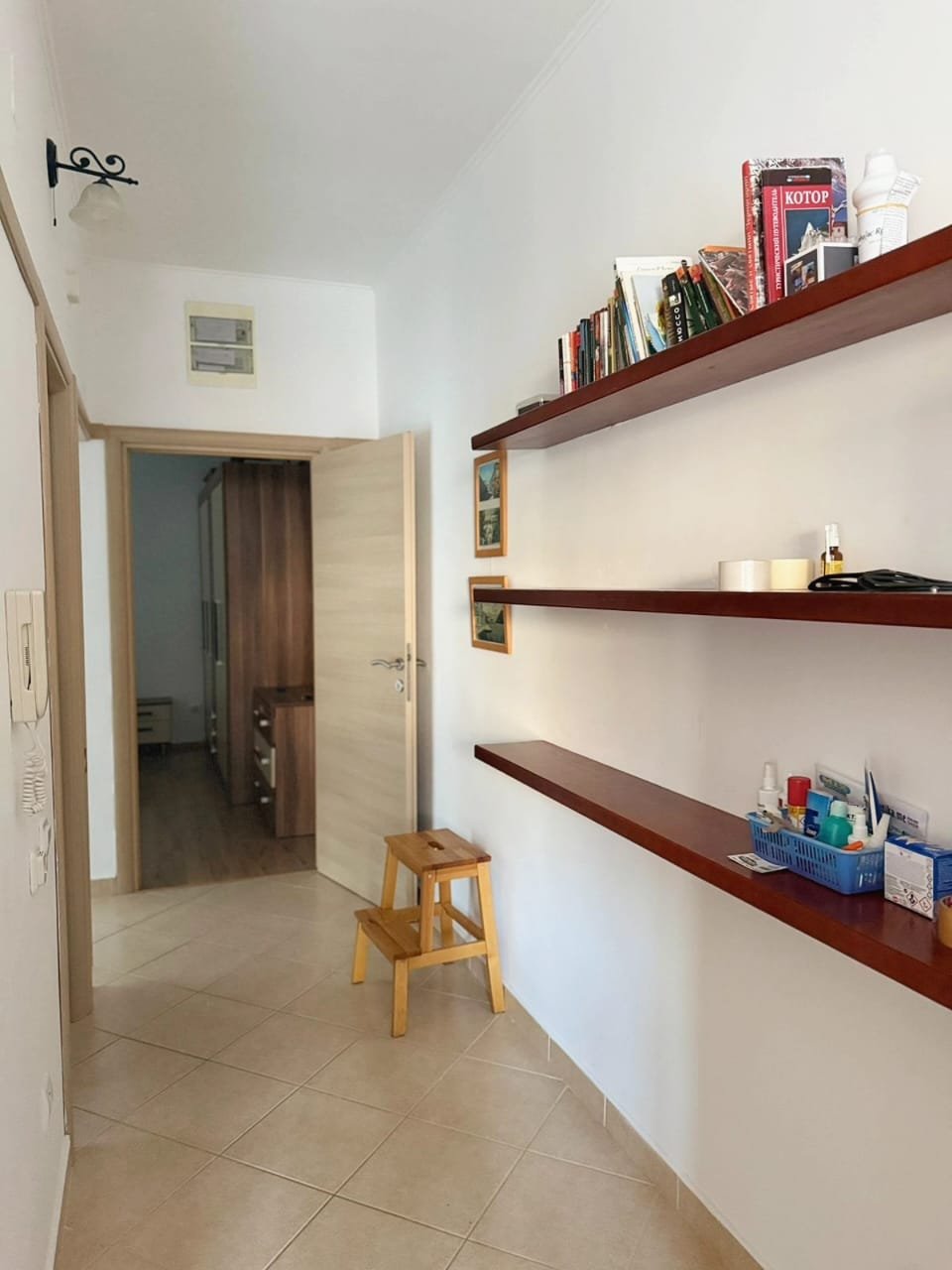 Jednosoban stan 200 m od mora – Prčanj, Markov Rt