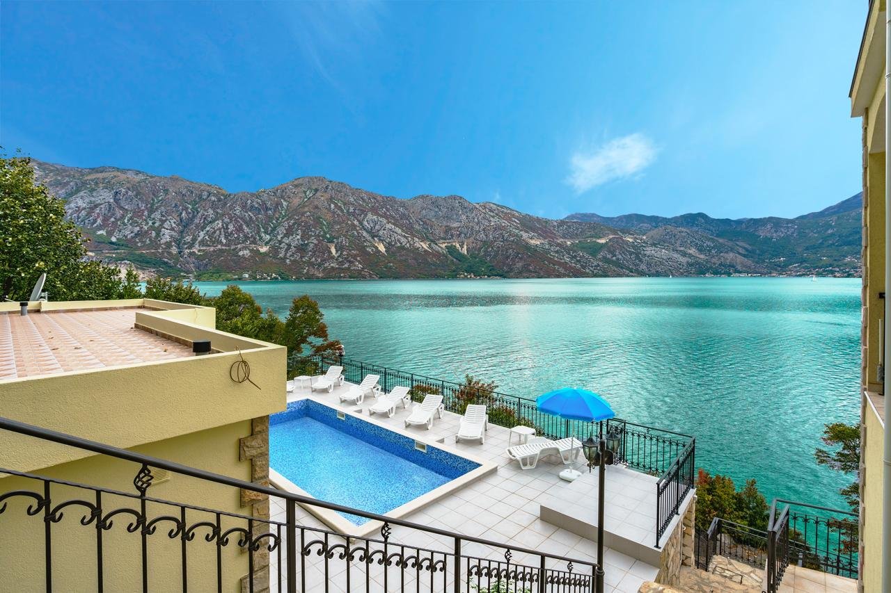 Ekskluzivna vila na prvoj liniji mora – Bokokotorski zaliv