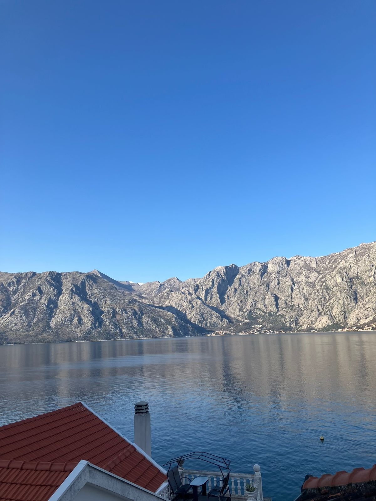 Ekskluzivan jednosoban stan u autentičnoj kamenoj palati na prvoj liniji – Prčanj